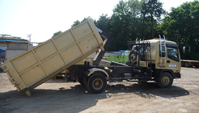 アームロールコンテナ、不用品回収、産業廃棄物収集運搬